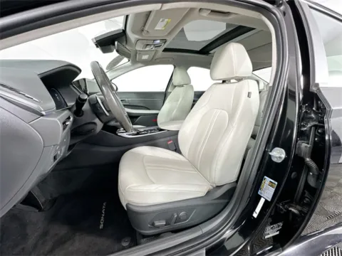 More photos of 2022 Hyundai Sonata Limited at AutoMax Preowned Framingham, MA