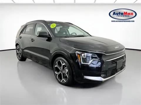 Black 2023 Kia Niro EX Touring for sale in Framingham, MA