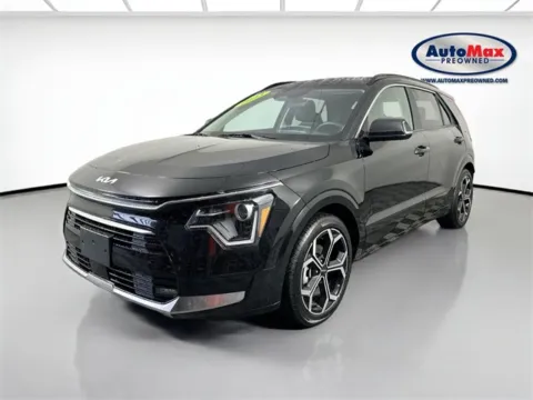 More photos of 2023 Kia Niro EX Touring at AutoMax Preowned Framingham, MA