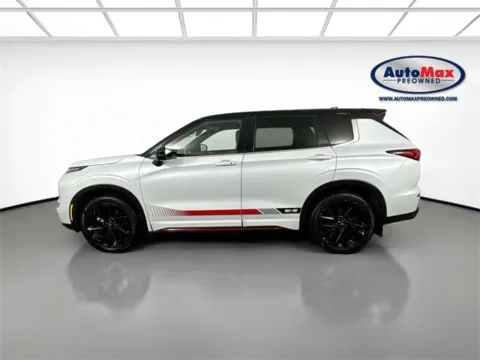 More photos of 2024 Mitsubishi Outlander SE Black Edition w/Pano Roof at AutoMax Preowned Framingham, MA