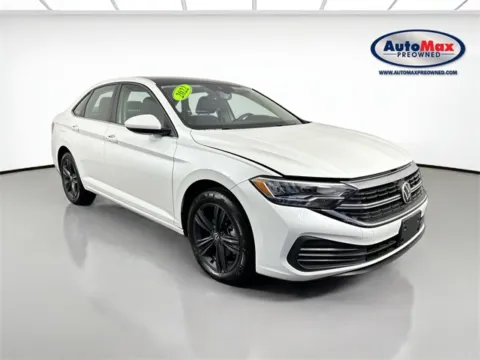 White 2022 Volkswagen Jetta 1.5T SE for sale in Framingham, MA