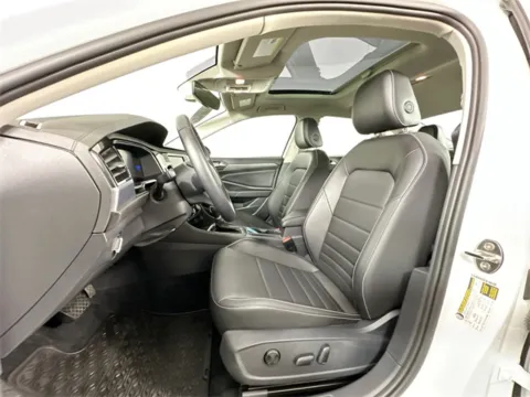 More photos of 2022 Volkswagen Jetta 1.5T SE at AutoMax Preowned Framingham, MA