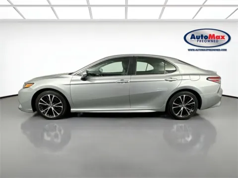 More photos of 2018 Toyota Camry SE at AutoMax Preowned Framingham, MA