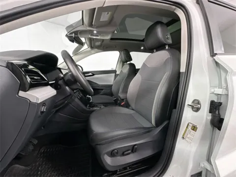 More photos of 2024 Volkswagen Taos 1.5T SE at AutoMax Preowned Framingham, MA
