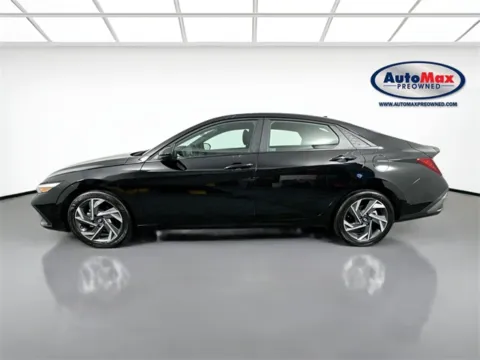 More photos of 2025 Hyundai Elantra SEL Sport at AutoMax Preowned Framingham, MA