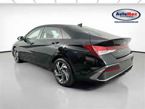 More photos of 2025 Hyundai Elantra SEL Sport at AutoMax Preowned Framingham, MA