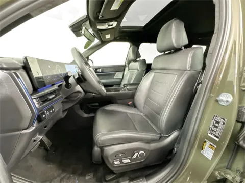 More photos of 2024 Hyundai Santa Fe Calligraphy at AutoMax Preowned Framingham, MA