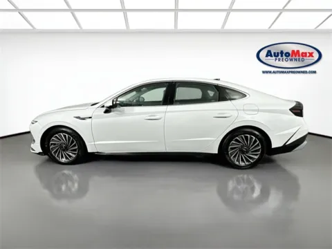 More photos of 2024 Hyundai Sonata Hybrid Limited at AutoMax Preowned Framingham, MA