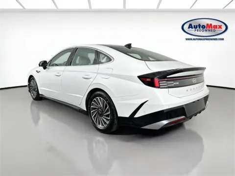 More photos of 2024 Hyundai Sonata Hybrid Limited at AutoMax Preowned Framingham, MA