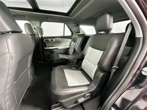 More photos of 2022 Ford Explorer XLT at AutoMax Preowned Framingham, MA