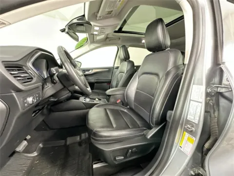 More photos of 2022 Ford Escape Hybrid Titanium at AutoMax Preowned Framingham, MA