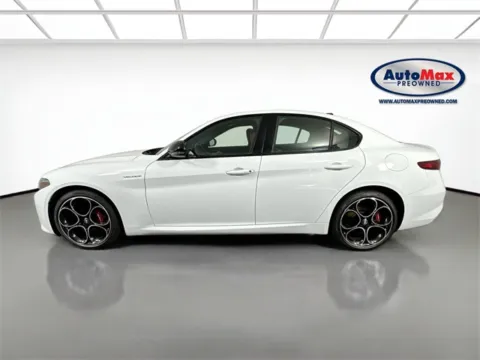 More photos of 2022 Alfa Romeo Giulia Veloce at AutoMax Preowned Framingham, MA