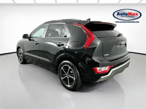 More photos of 2023 Kia Niro SX at AutoMax Preowned Framingham, MA