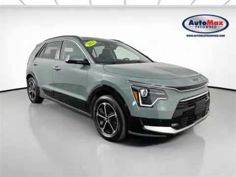 Green 2023 Kia Niro SX for sale in Framingham, MA