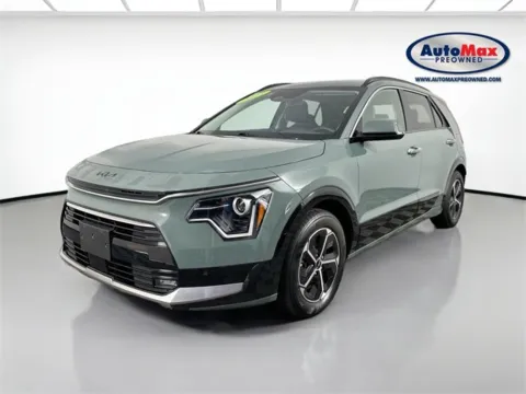 More photos of 2023 Kia Niro SX at AutoMax Preowned Framingham, MA