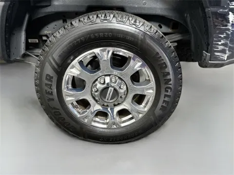 More photos of 2022 Ford F-250SD Lariat at AutoMax Preowned Framingham, MA