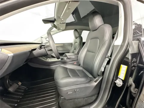 More photos of 2022 Tesla Model Y Long Range at AutoMax Preowned Framingham, MA