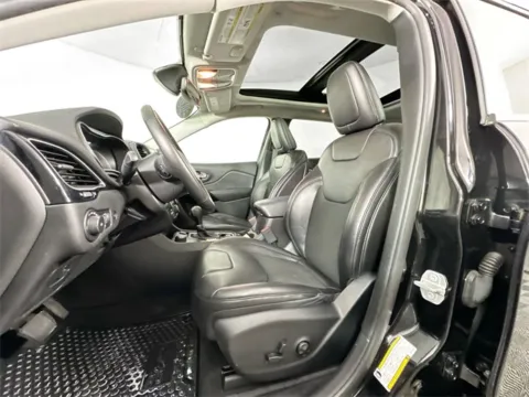 More photos of 2019 Jeep Cherokee Altitude at AutoMax Preowned Framingham, MA
