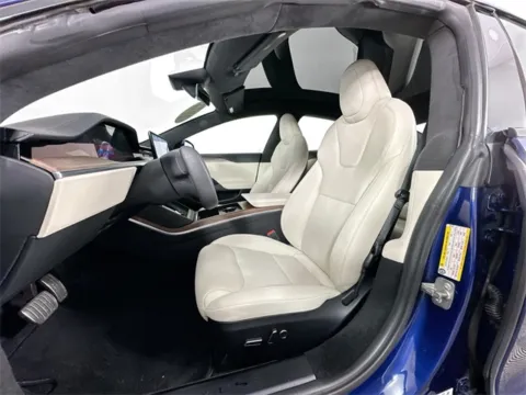 More photos of 2022 Tesla Model S at AutoMax Preowned Framingham, MA