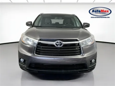 Photos of 2015 Toyota Highlander XLE V6 for sale in Framingham, MA at AutoMax Preowned Framingham