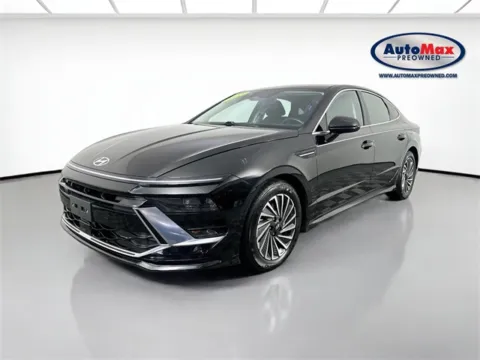 More photos of 2025 Hyundai Sonata Hybrid SEL at AutoMax Preowned Framingham, MA