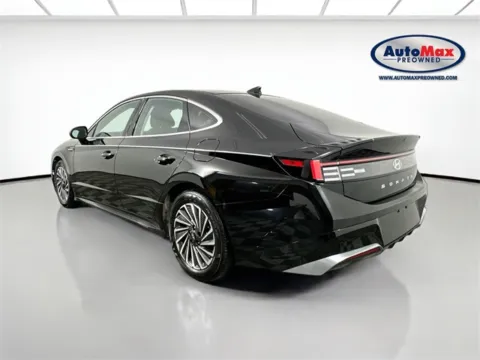 More photos of 2025 Hyundai Sonata Hybrid SEL at AutoMax Preowned Framingham, MA