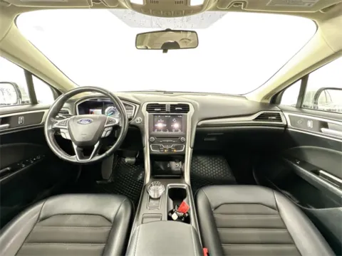 Another view of 2017 Ford Fusion SE for sale in Framingham, MA at AutoMax Preowned Framingham