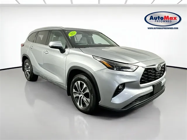 Silver 2022 Toyota Highlander XLE for sale in Framingham, MA