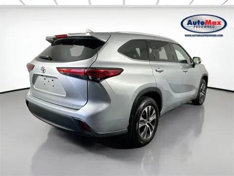 Photos of 2022 Toyota Highlander XLE for sale in Framingham, MA at AutoMax Preowned Framingham