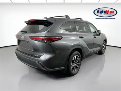 Photos of 2022 Toyota Highlander XLE for sale in Framingham, MA at AutoMax Preowned Framingham