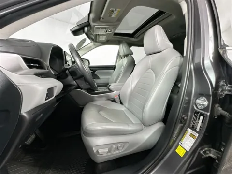 More photos of 2022 Toyota Highlander XLE at AutoMax Preowned Framingham, MA