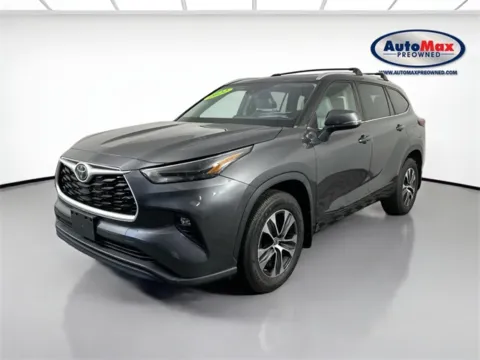 More photos of 2022 Toyota Highlander XLE at AutoMax Preowned Framingham, MA
