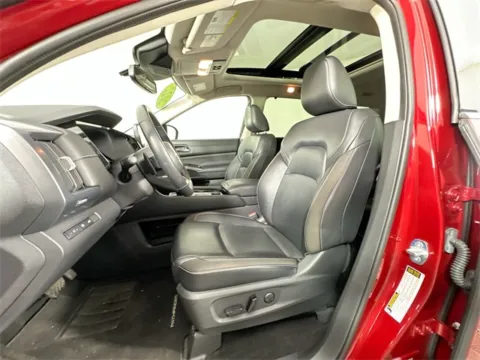 More photos of 2022 Nissan Pathfinder SL at AutoMax Preowned Framingham, MA