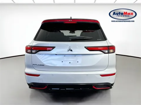 More photos of 2024 Mitsubishi Outlander SE Black Edition w/Pano Roof at AutoMax Preowned Framingham, MA