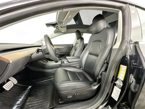 More photos of 2022 Tesla Model 3 Performance at AutoMax Preowned Framingham, MA