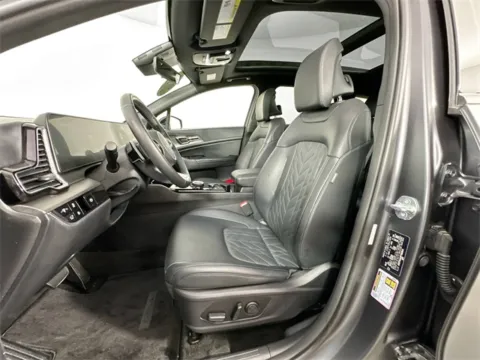 More photos of 2023 Kia Sportage Plug-In Hybrid X-Line at AutoMax Preowned Framingham, MA