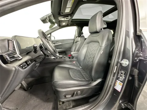 More photos of 2023 Kia Sportage Plug-In Hybrid X-Line at AutoMax Preowned Framingham, MA