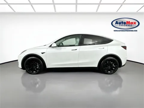 More photos of 2022 Tesla Model Y Long Range at AutoMax Preowned Framingham, MA