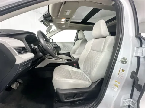 More photos of 2023 Mitsubishi Outlander PHEV SEL at AutoMax Preowned Framingham, MA