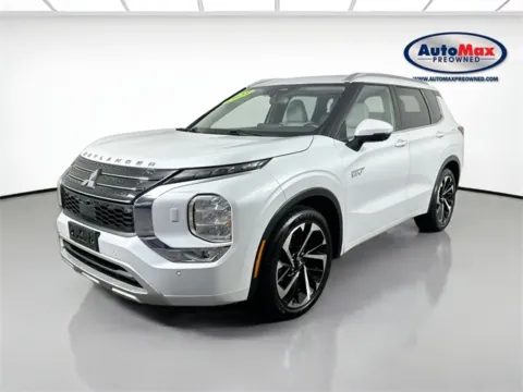 More photos of 2023 Mitsubishi Outlander PHEV SEL at AutoMax Preowned Framingham, MA