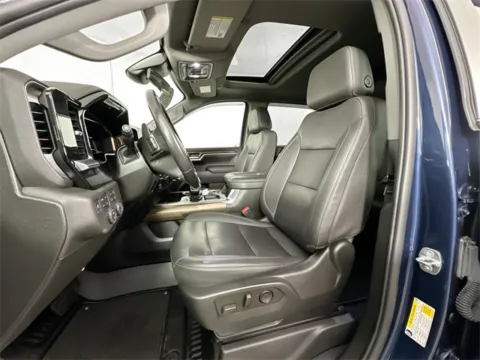 More photos of 2022 Chevrolet Silverado 1500 RST at AutoMax Preowned Framingham, MA