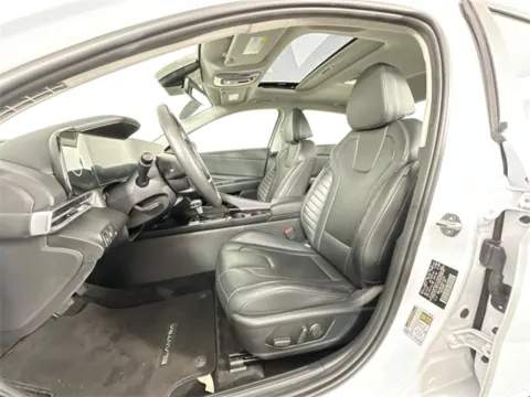 More photos of 2024 Hyundai Elantra Hybrid Limited at AutoMax Preowned Framingham, MA