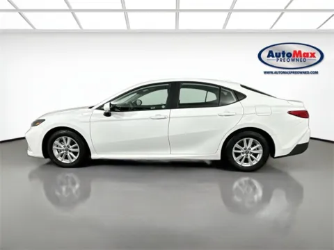 More photos of 2025 Toyota Camry SE at AutoMax Preowned Framingham, MA