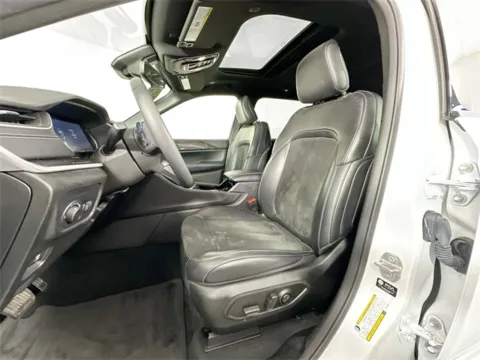 More photos of 2023 Jeep Grand Cherokee L Altitude at AutoMax Preowned Framingham, MA