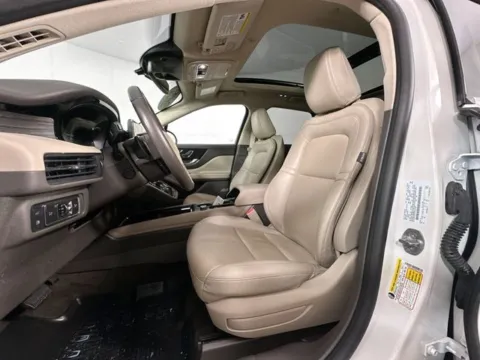 More photos of 2022 Lincoln Corsair Grand Touring at AutoMax Preowned Framingham, MA