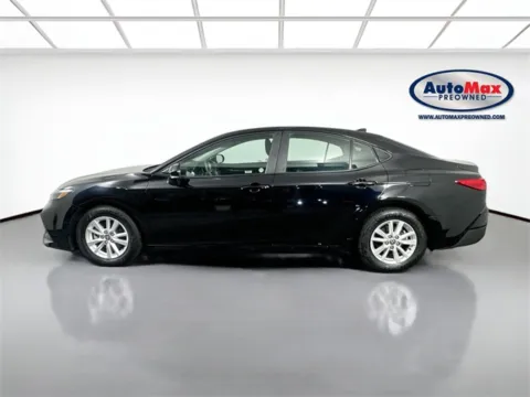 More photos of 2025 Toyota Camry SE at AutoMax Preowned Framingham, MA