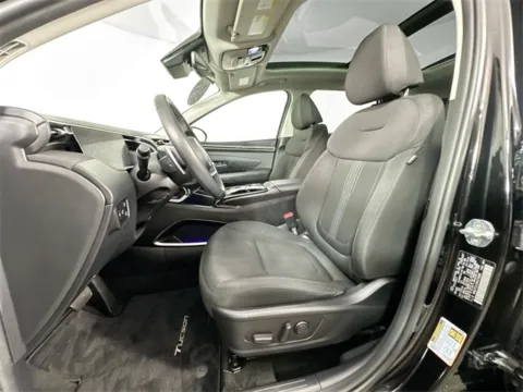 More photos of 2022 Hyundai Tucson Hybrid SEL Convenience at AutoMax Preowned Framingham, MA