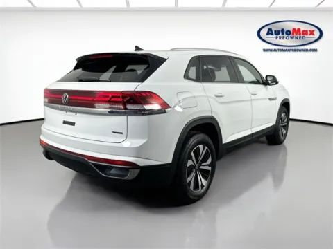 Photos of 2024 Volkswagen Atlas Cross Sport 2.0T SE for sale in Framingham, MA at AutoMax Preowned Framingham