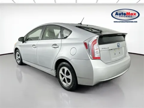 More photos of 2013 Toyota Prius Three at AutoMax Preowned Framingham, MA