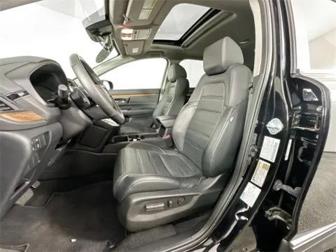 More photos of 2022 Honda CR-V Hybrid EX-L at AutoMax Preowned Framingham, MA